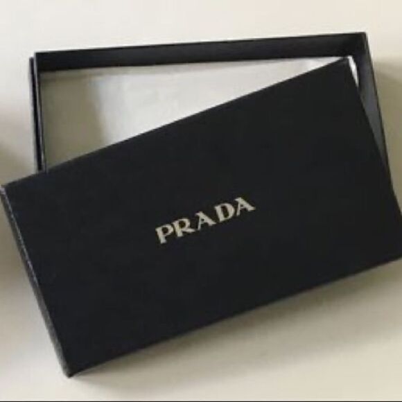 Prada box  - Picture 1 of 2